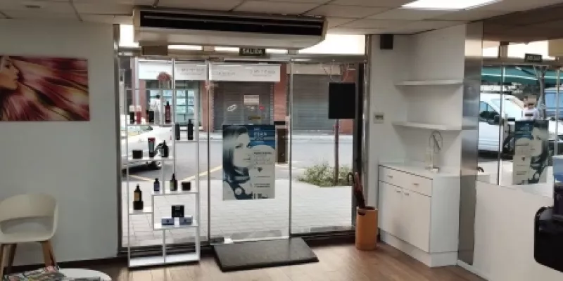 Espacios interiores de la peluquería.